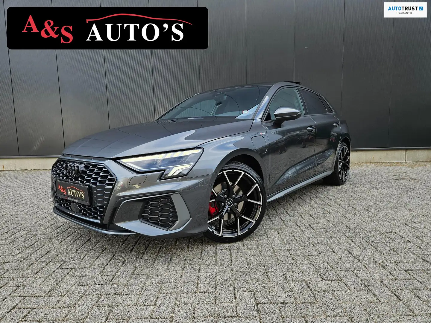 Audi A3 Sportback 40 TFSI e 3x S line Panodak Rs stoelen M Gris - 1