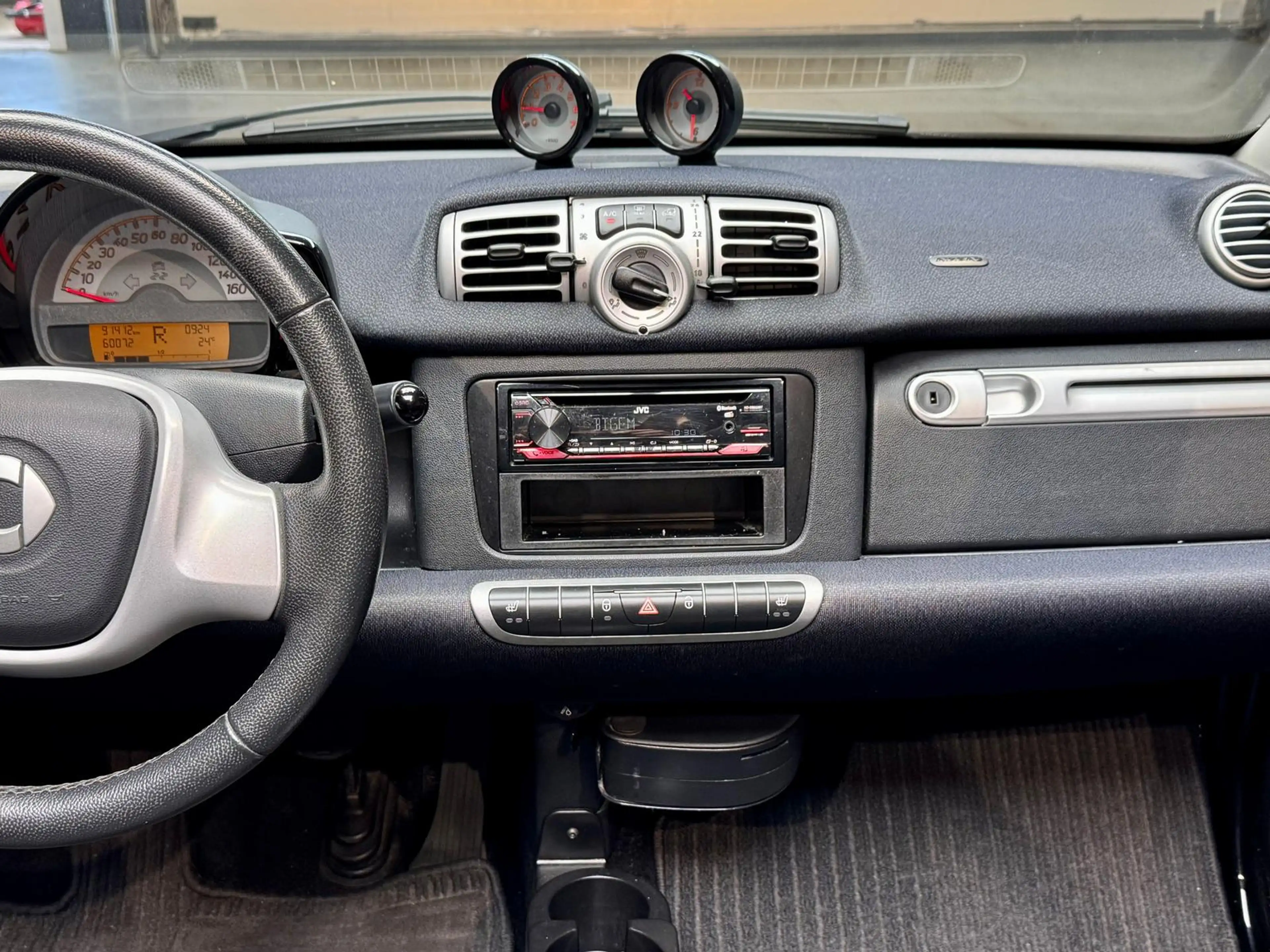 smart forTwo Micro Hybrid Drive+PASSION+RADIO+SHZ — photo 16