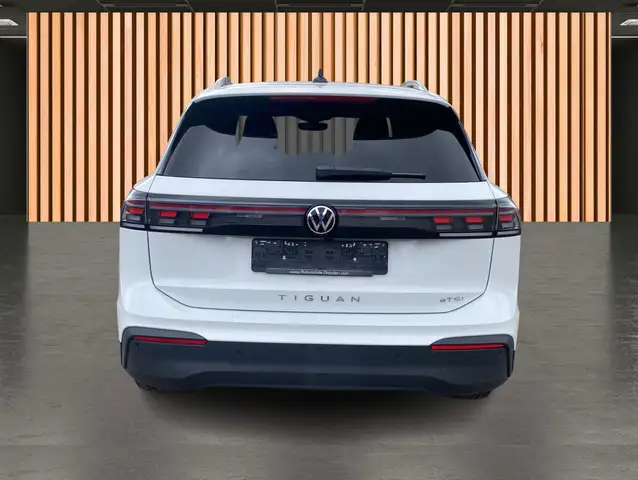 Volkswagen Tiguan view 8