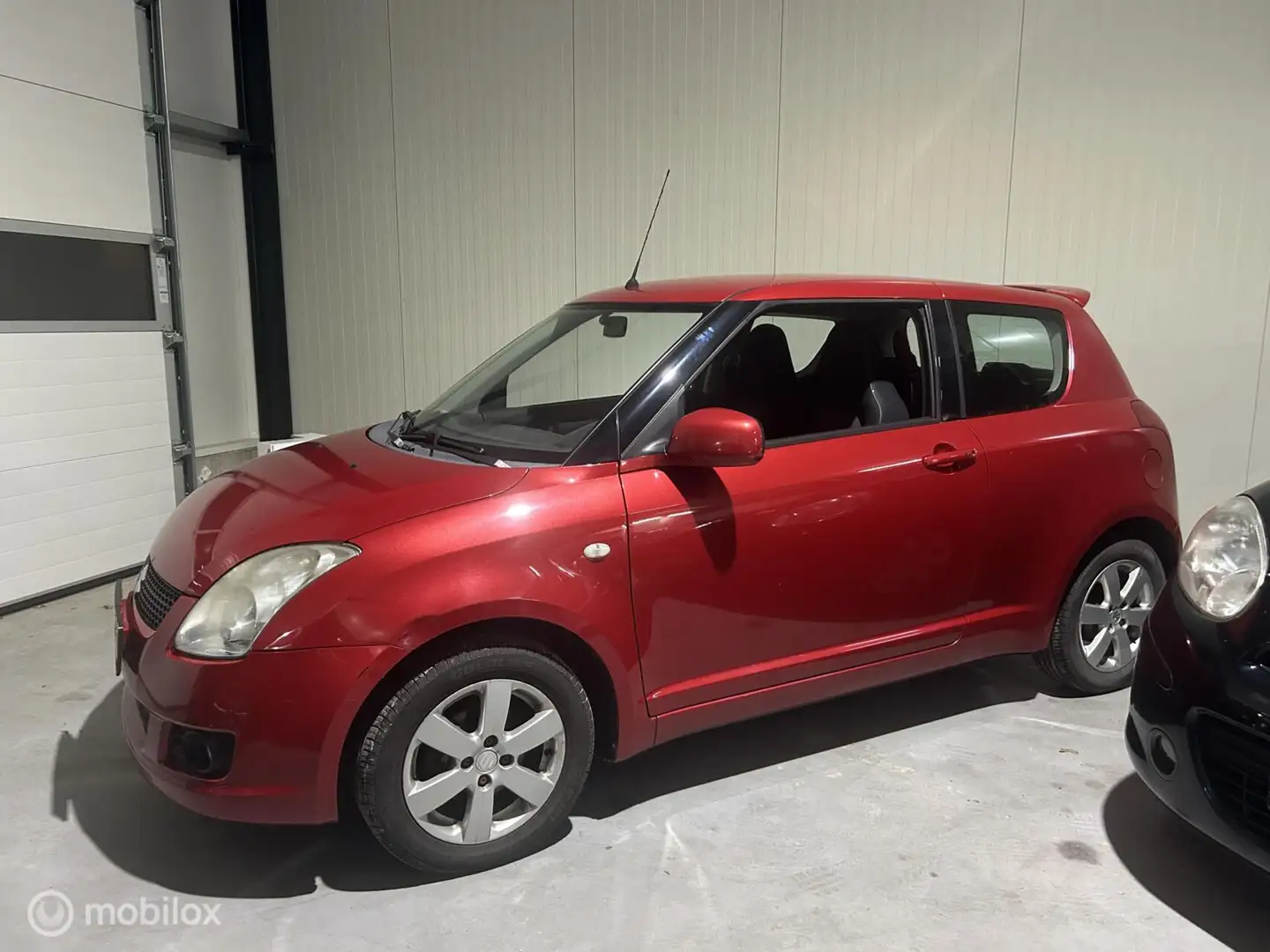 Suzuki Swift 1.3 Bandit Rood - 1