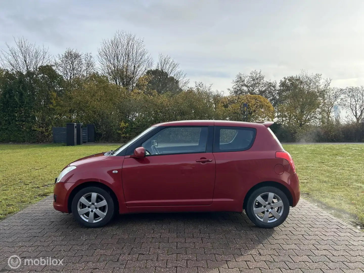 Suzuki Swift 1.3 Bandit Rouge - 2