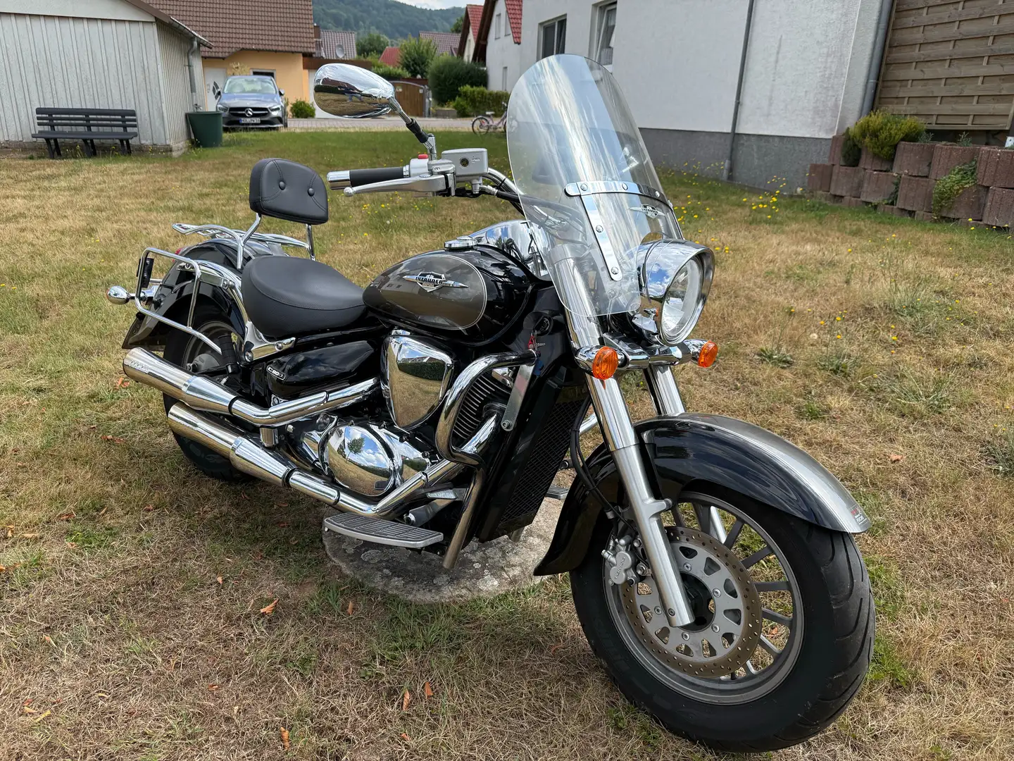 Suzuki VL 800 Top gepflegt – inkl. Kofferset und Navi Noir - 2