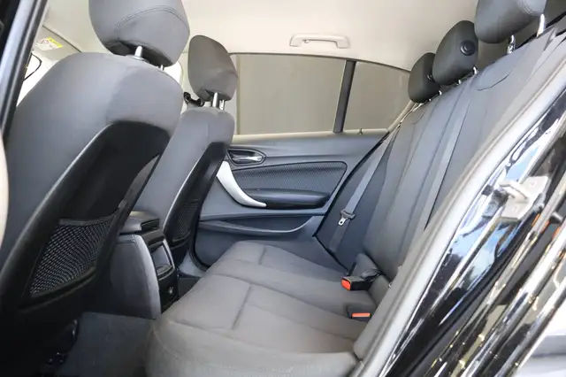 BMW 1 Series view 11