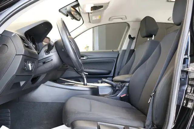 BMW 1 Series view 10