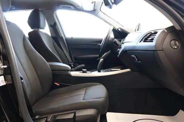 BMW 1 Series view 12