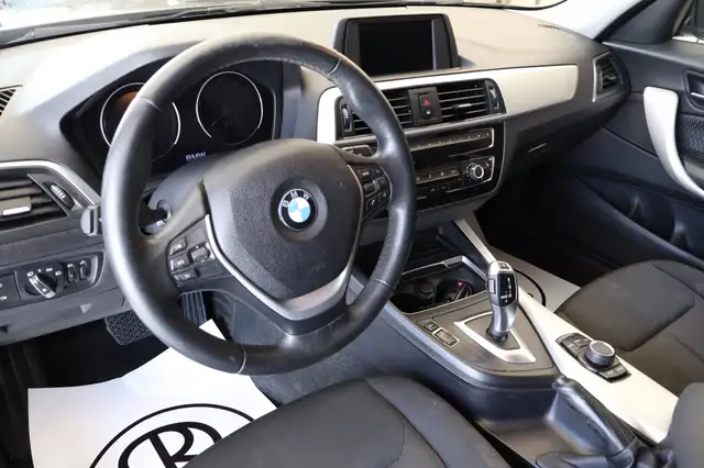 BMW 1 Series view 9