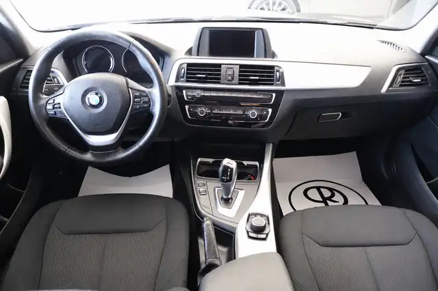 BMW 1 Series view 8