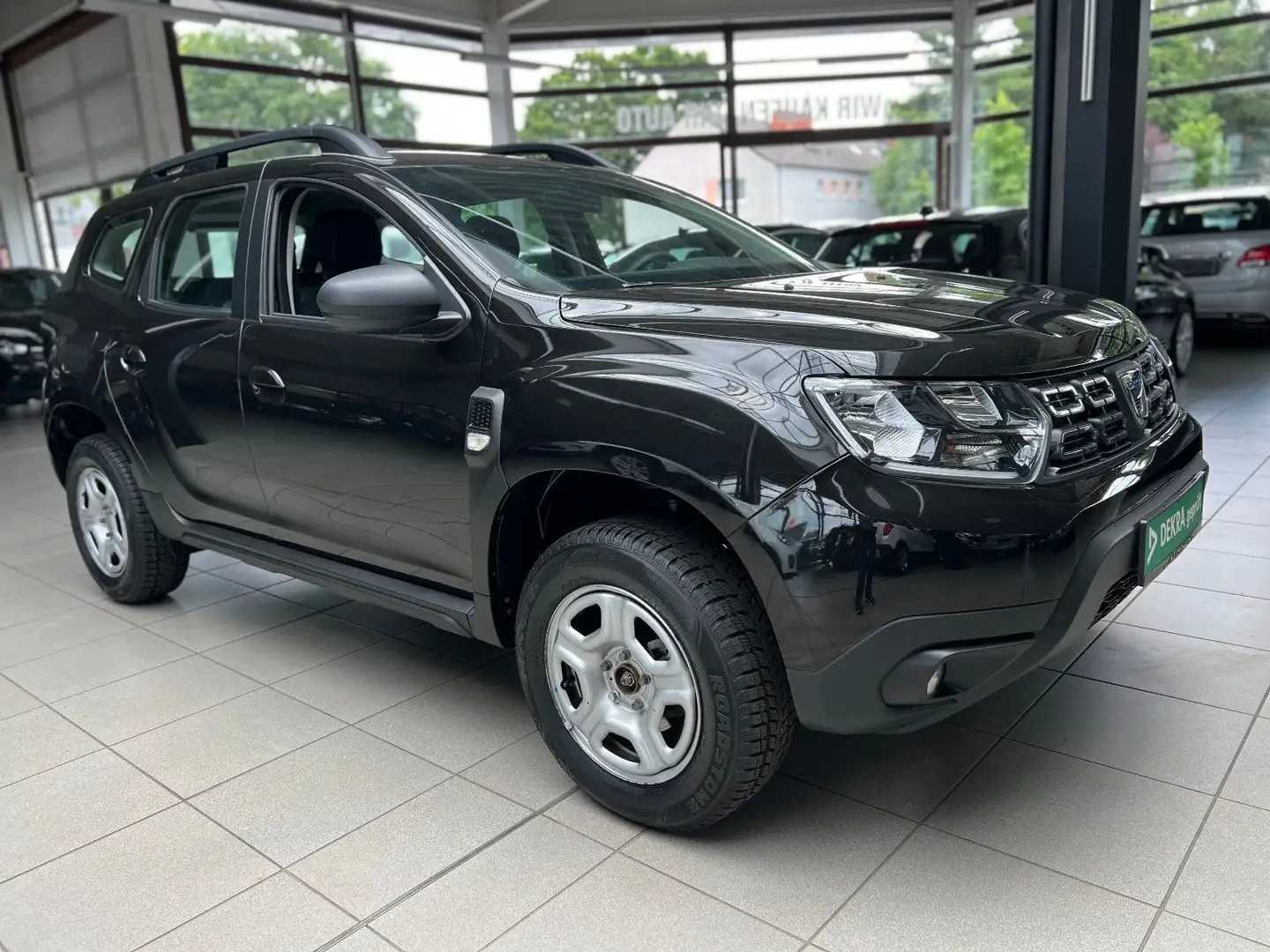 Dacia Duster II 1.6 Comfort *PDC*Allwetter*Tempomat* Zwart - 2