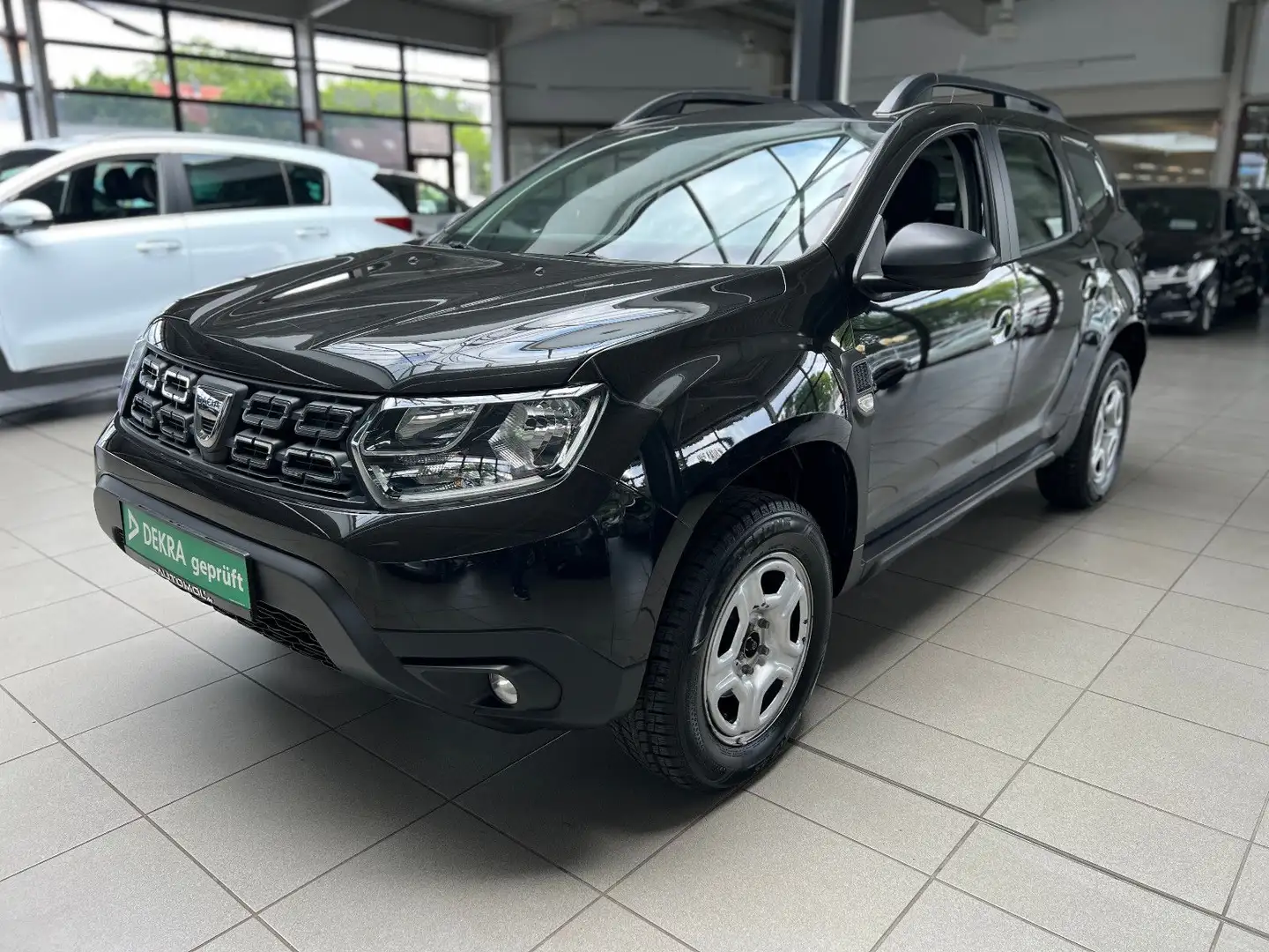 Dacia Duster II 1.6 Comfort *PDC*Allwetter*Tempomat* Zwart - 1