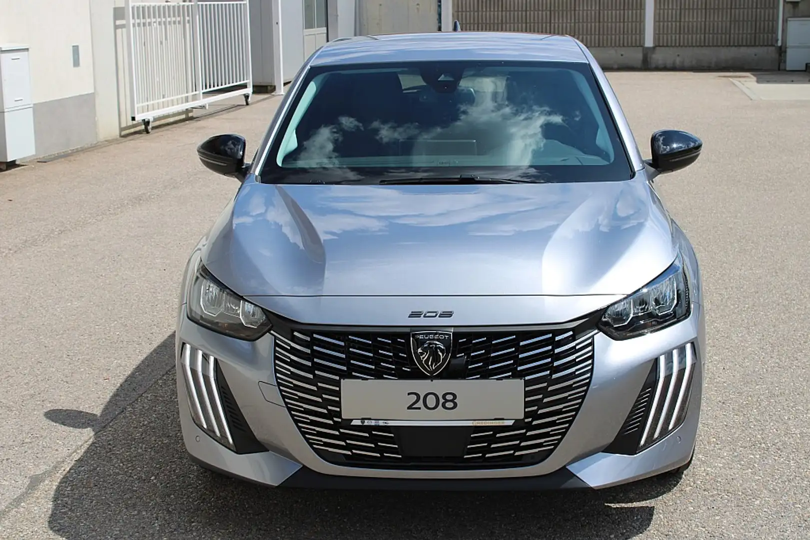 Peugeot 208 PureTech 100 S&S Allure Grau - 2