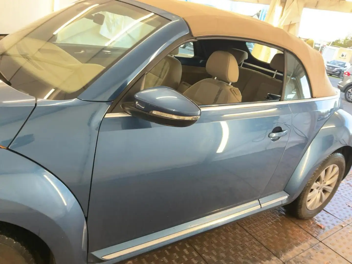 Volkswagen Maggiolino Cabrio 2.0 TDI Design BlueMotion Technology Blu/Azzurro - 2