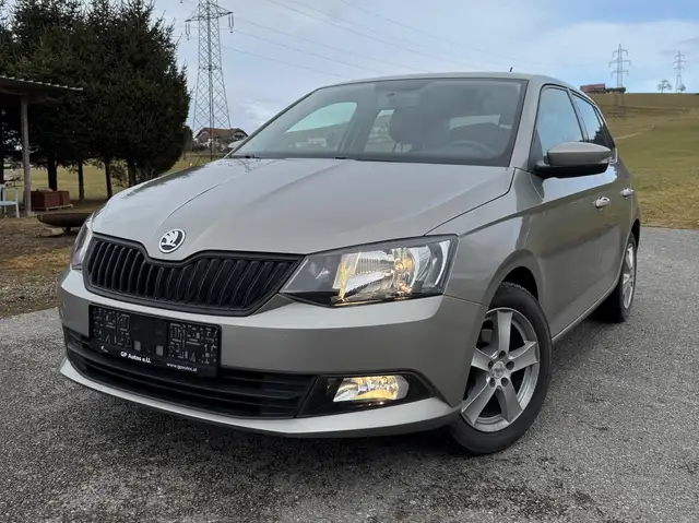 Skoda Fabia 1,0 - Erstbesitz, jährliche Service bei VW.