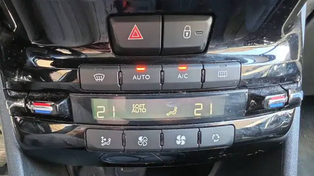 Peugeot 2008 view 28