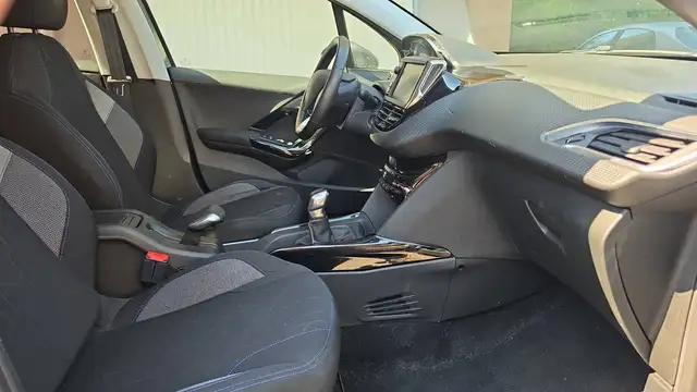 Peugeot 2008 view 25