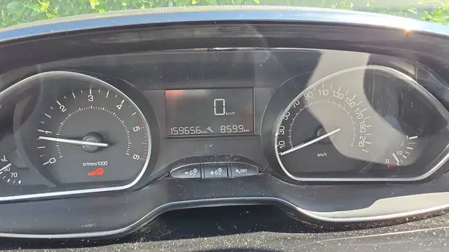 Peugeot 2008 view 12