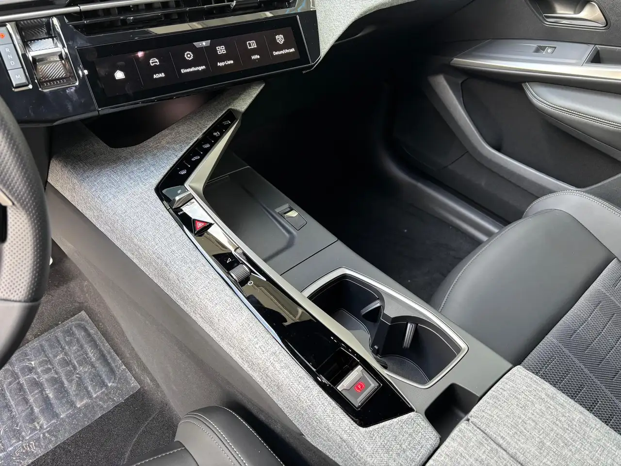 Peugeot 3008 GT MHEV 145 e-DSC6 Navi ACC Kamera 19" LED 22