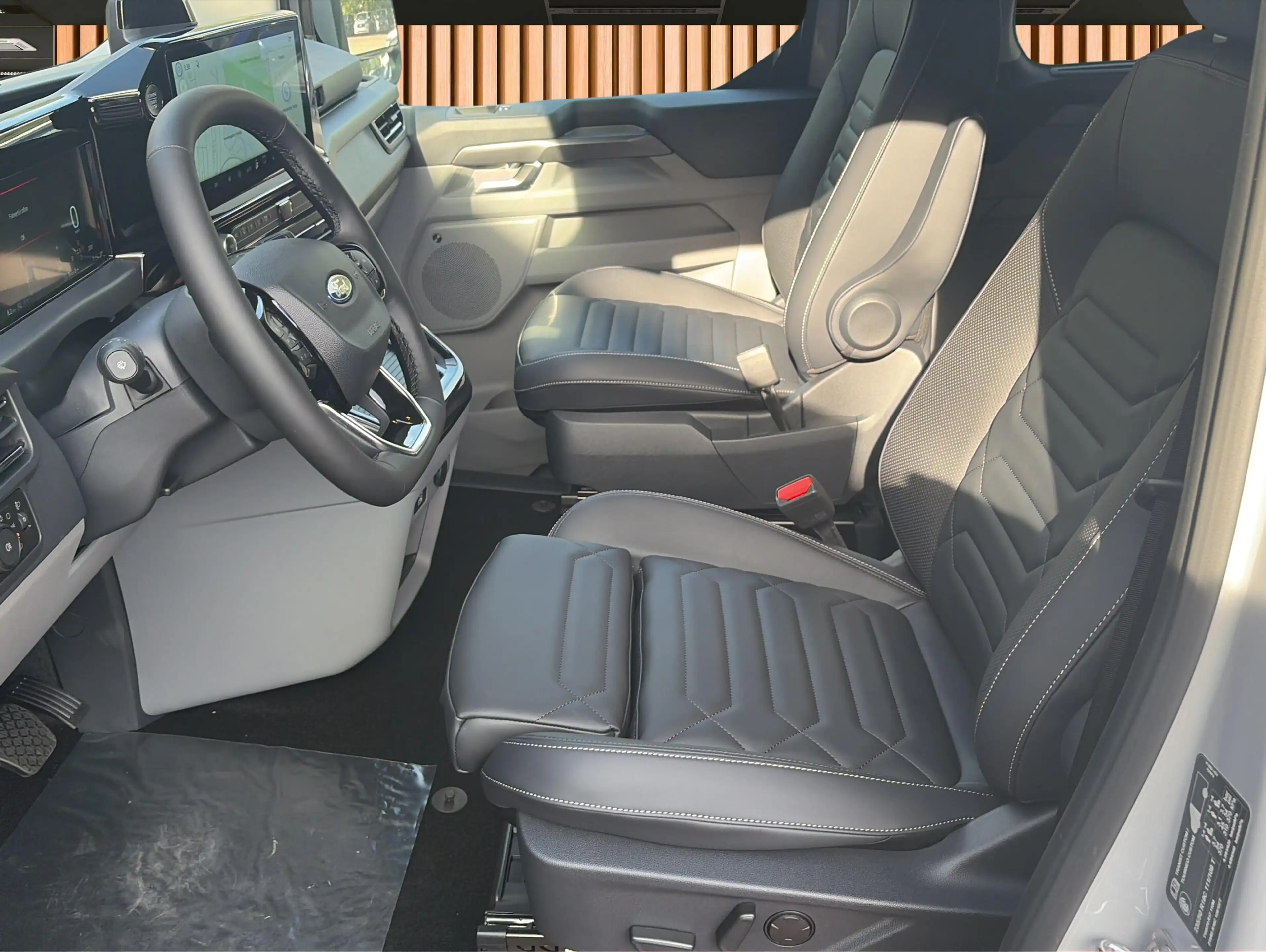 Ford Tourneo Custom 320 L1 Titanium X AWD*AHK*B&O — photo 3