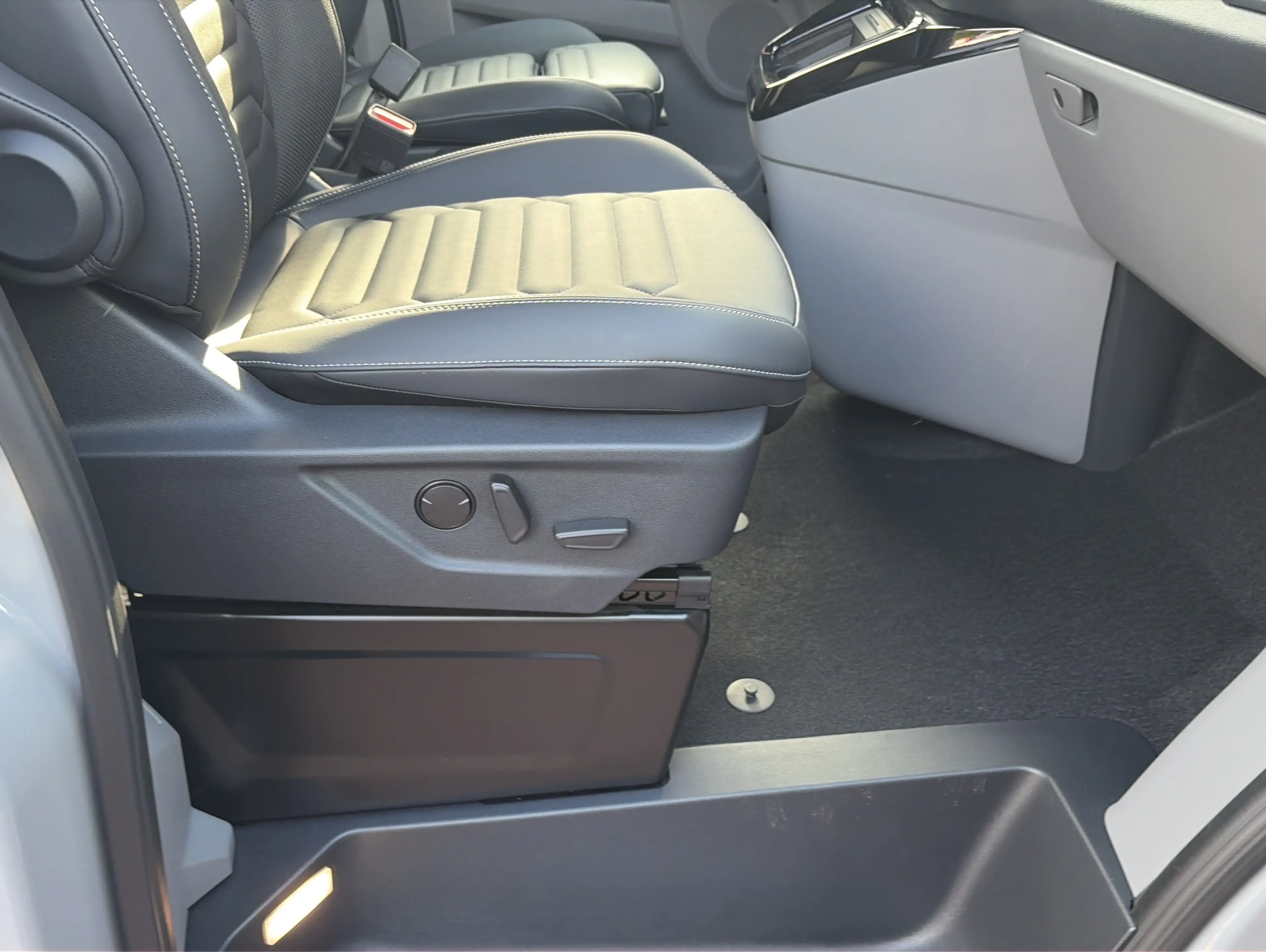 Ford Tourneo Custom 320 L1 Titanium X AWD*AHK*B&O — photo 10