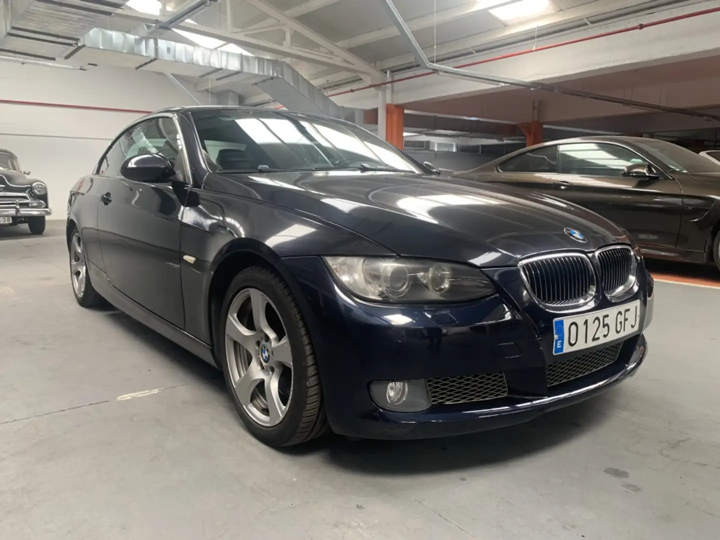 BMW 335 335i Cabrio Aut. Bleu - 2