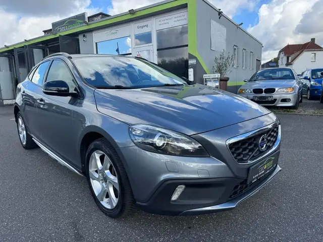 Volvo V40 Cross Country Momentum