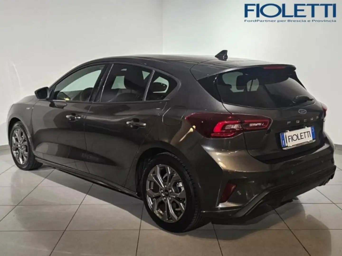 Ford Focus 4ª SERIE 1.0 ECOBOOST HYBRID 125 CV 5P. ST LINE D Gri - 2