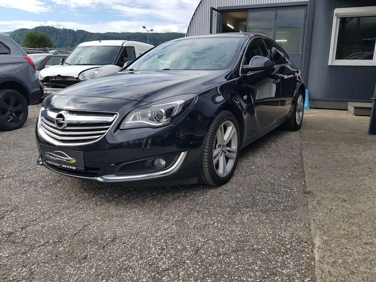 Opel Insignia 2.0 CDTI ECOTEC Cosmo 4x4 // AHV // Schwarz - 2
