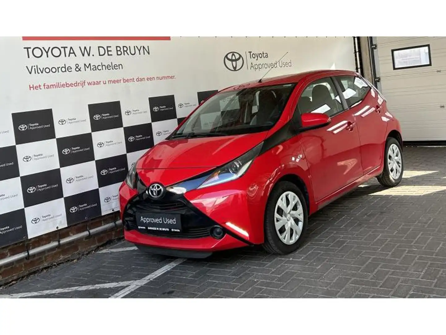 Toyota Aygo Business Rood - 1