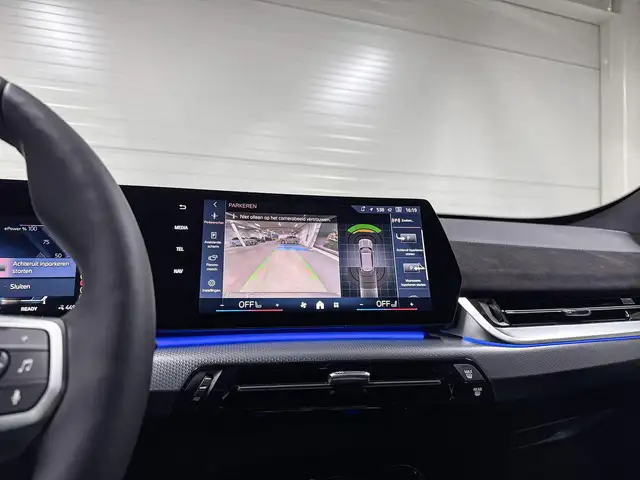 BMW Ix1 view 13