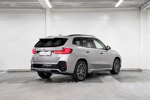 BMW Ix1 view 7