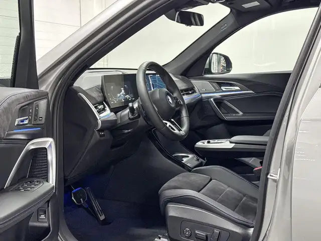 BMW Ix1 view 9