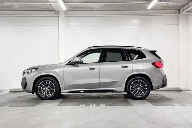 BMW Ix1 view 2