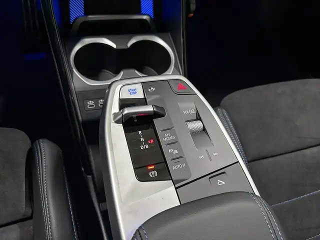 BMW Ix1 view 14