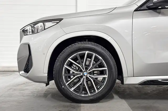 BMW Ix1 view 4
