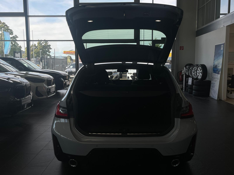 BMW 330 i xDrive Tour. M Sport HUD/PANO/AHK/360°/19" — photo 5