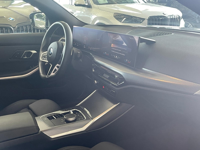 BMW 330 i xDrive Tour. M Sport HUD/PANO/AHK/360°/19" — photo 9
