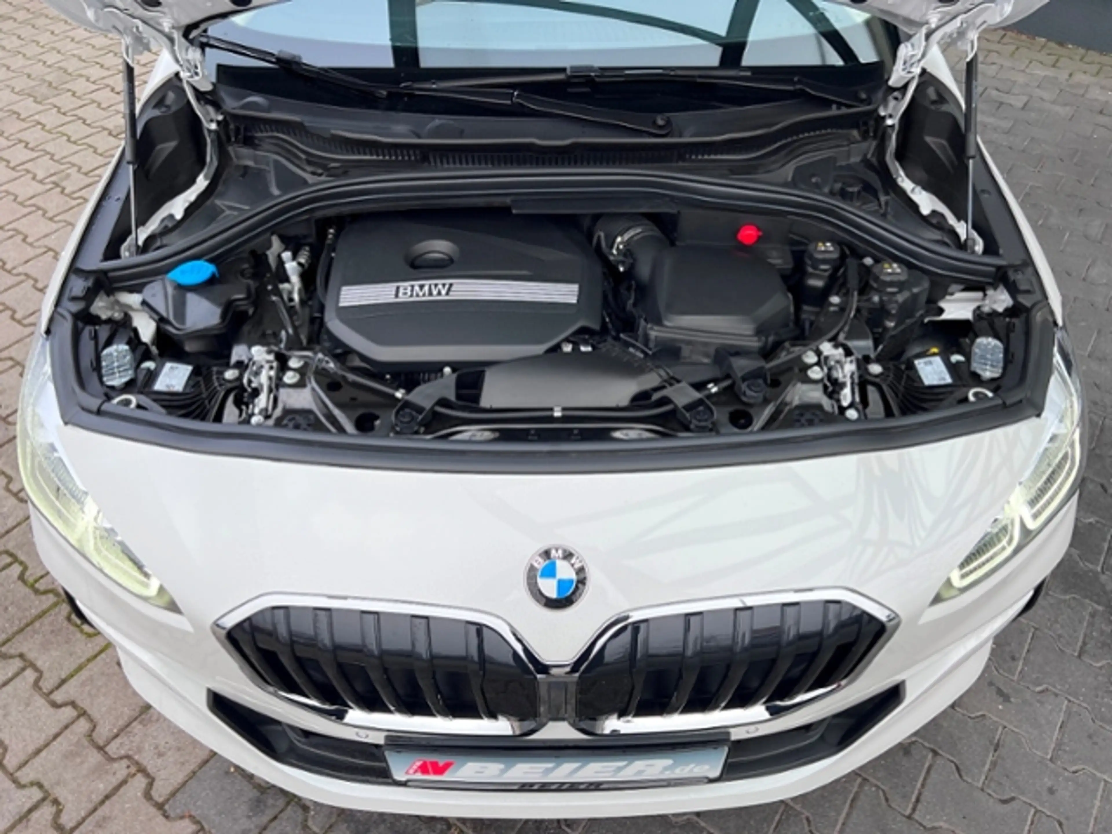 BMW 220 i adapt.LED AHK DAB Komfortzugang Active Tourer — photo 19