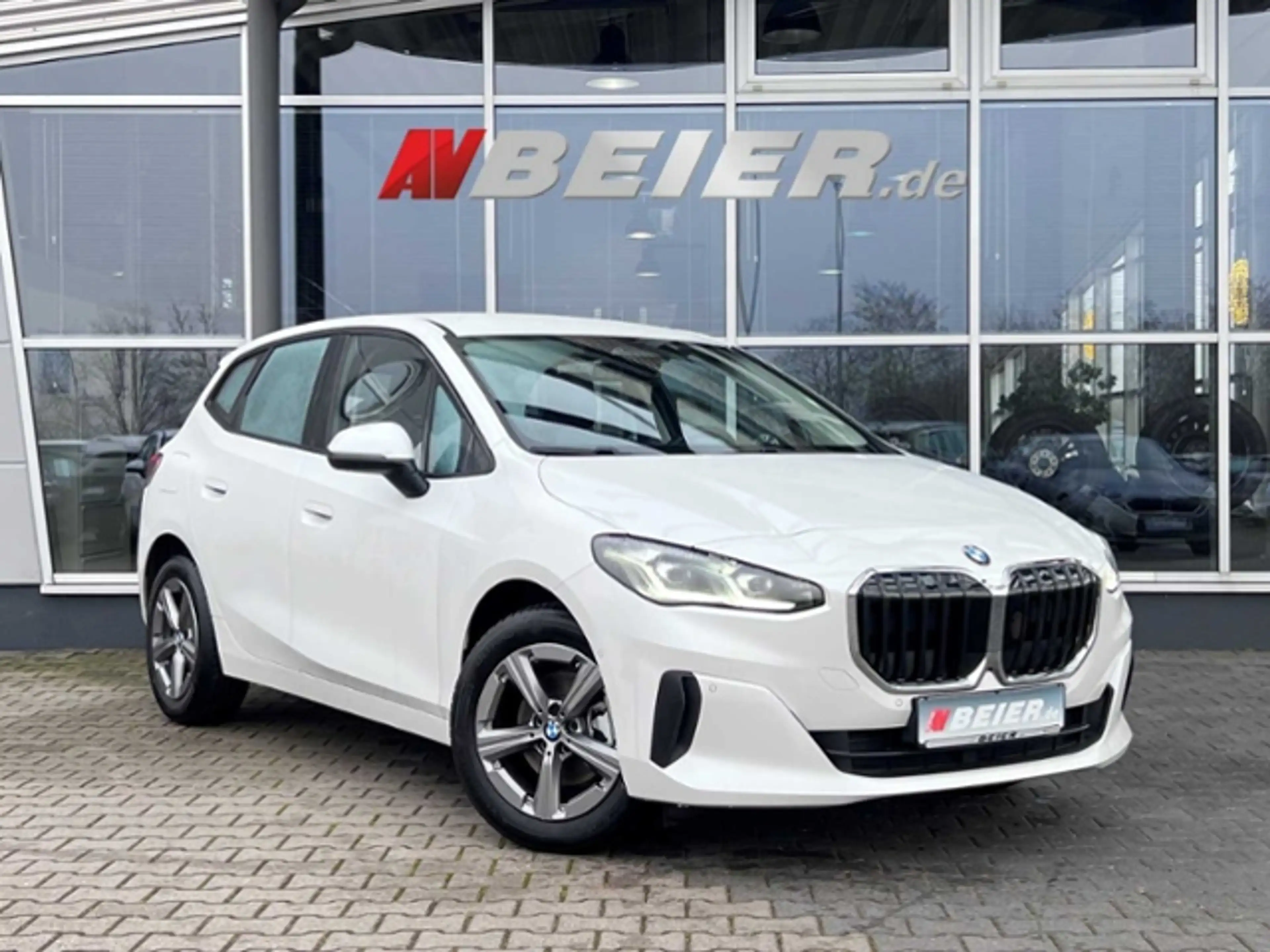 BMW 220 i adapt.LED AHK DAB Komfortzugang Active Tourer — photo 4