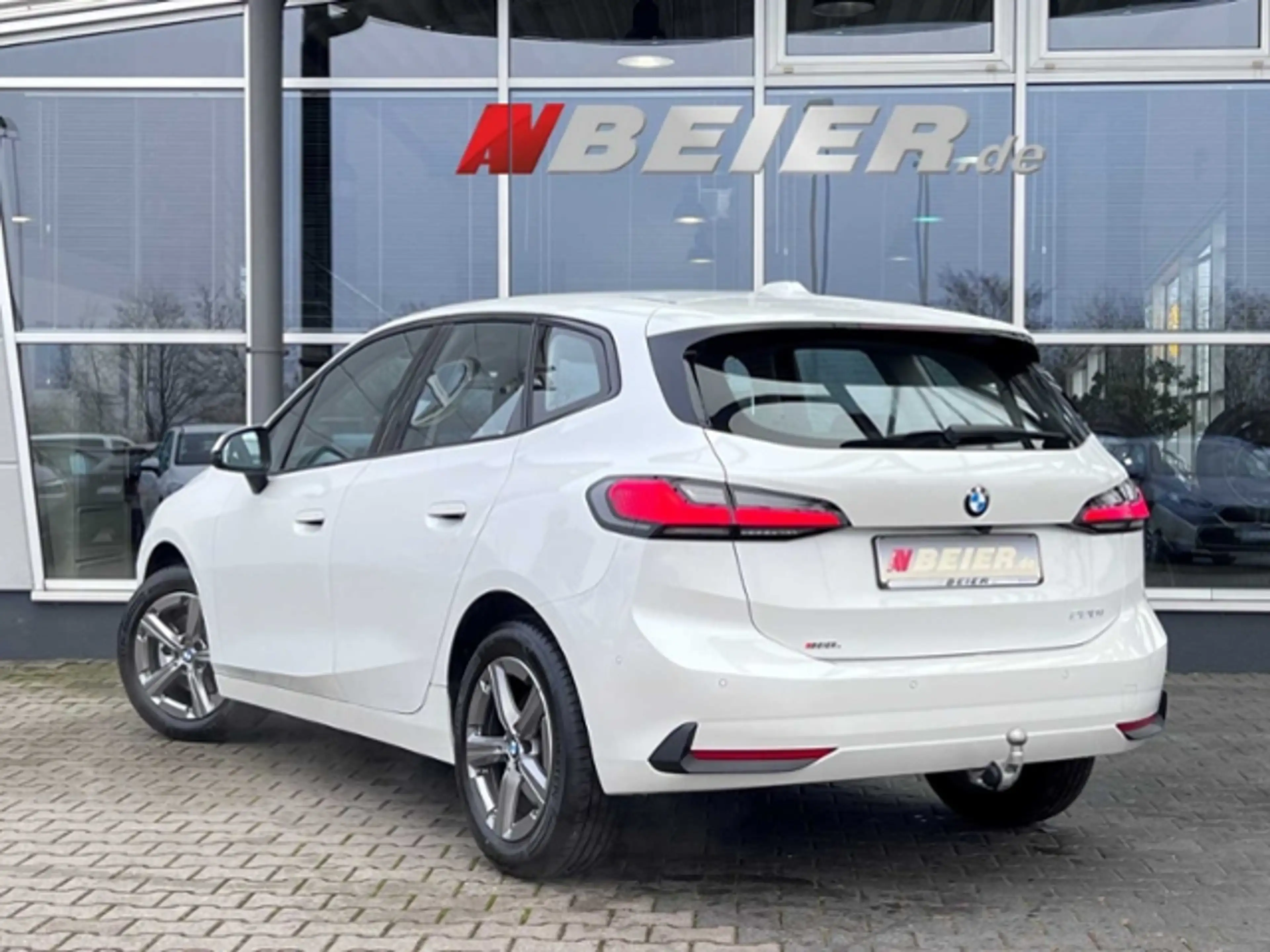 BMW 220 i adapt.LED AHK DAB Komfortzugang Active Tourer — photo 3