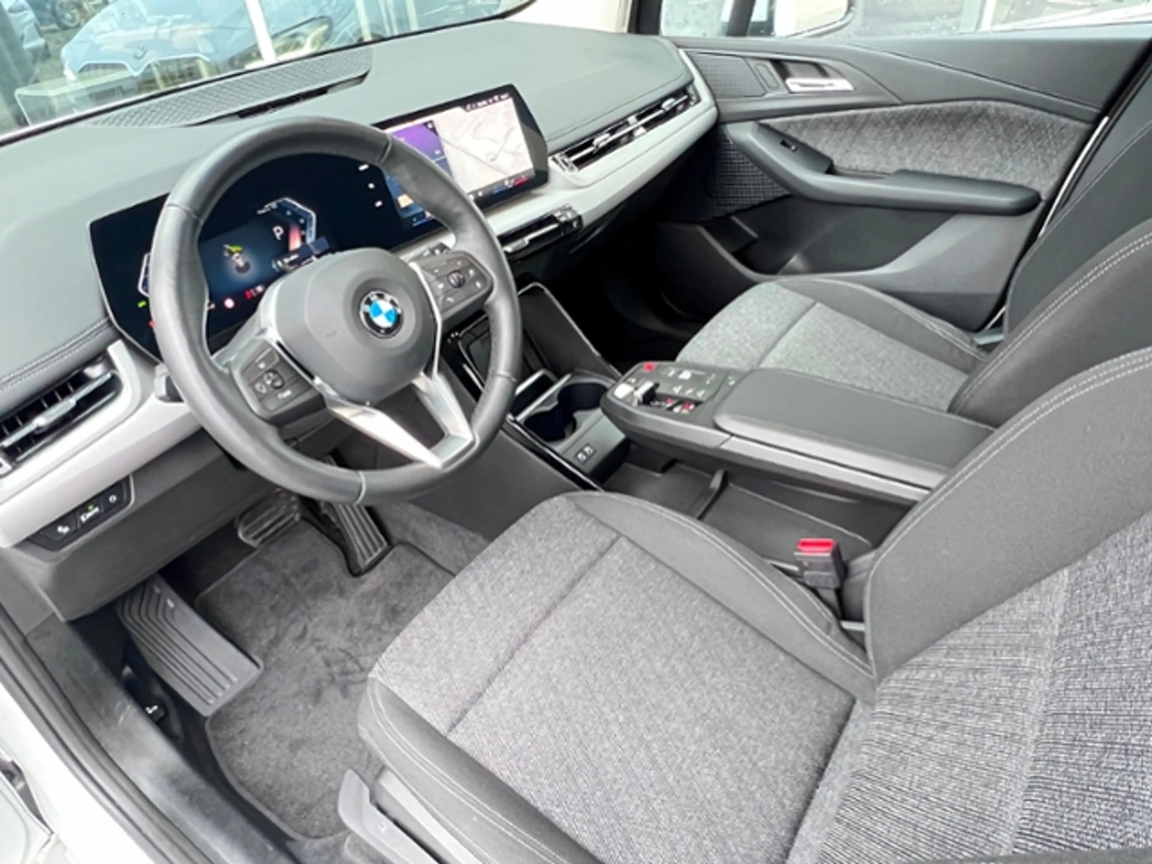 BMW 220 i adapt.LED AHK DAB Komfortzugang Active Tourer — photo 5