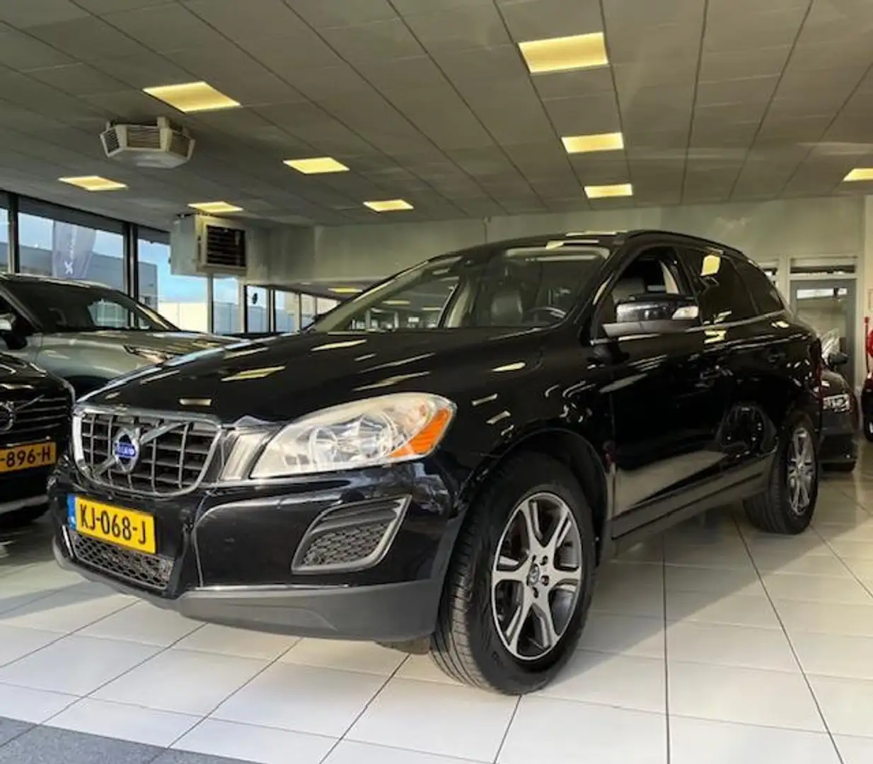 Volvo XC60 2.0 D3 Summum/Navi/Camera/Trekhaak/Leder Zwart - 1