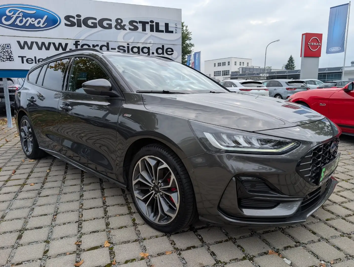 Ford Focus Turnier 1.0 ST-Line AT LED*iACC*NAV*SHZ*CAM Grijs - 2