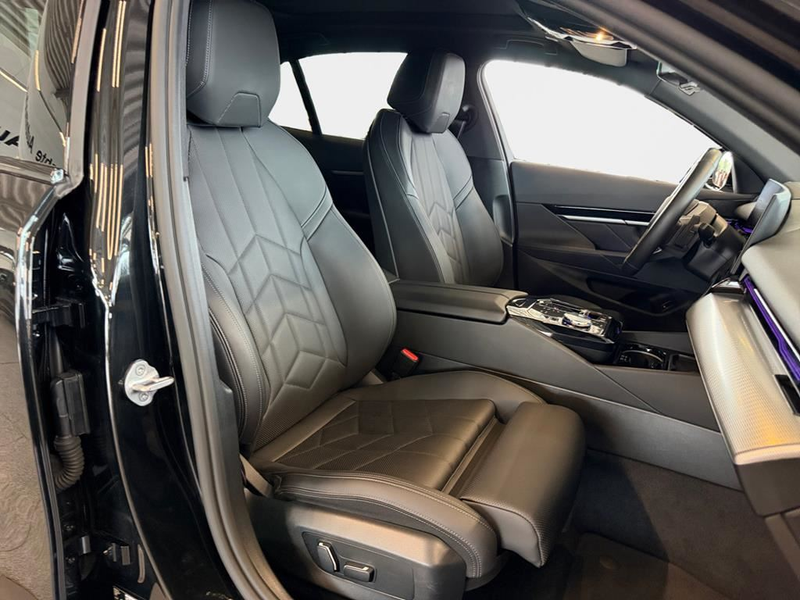 BMW 520 — photo 15