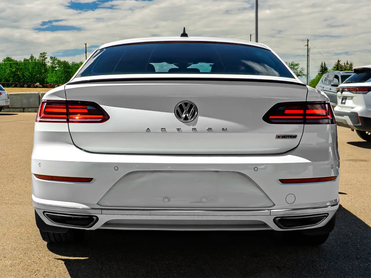 Volkswagen Arteon photo Volkswagen Arteon