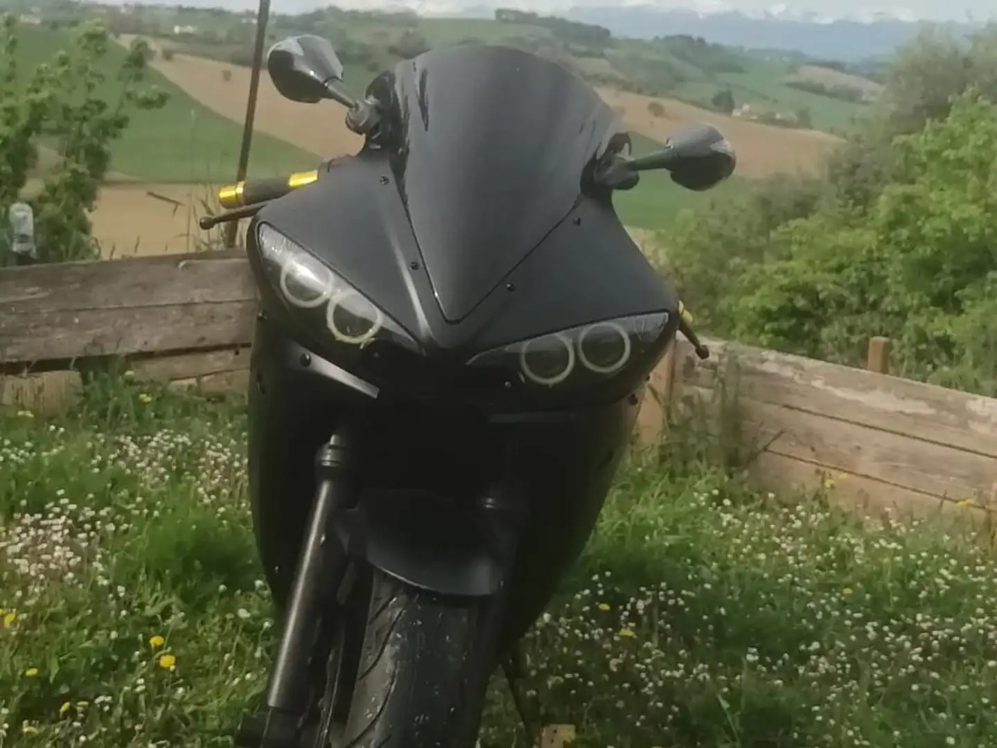 Yamaha YZF-R6 Чорний - 1