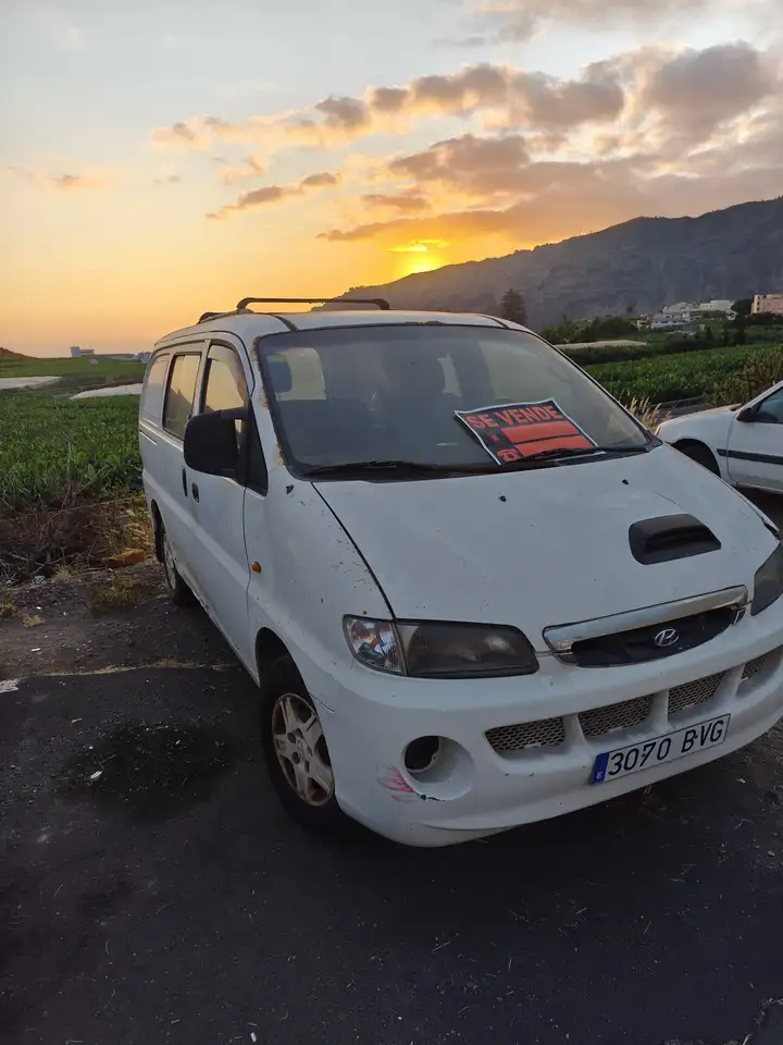 Hyundai H-1 2.5TD SVX, foto 2