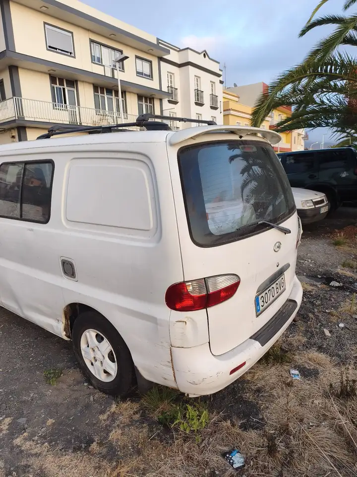 Hyundai H-1 2.5TD SVX, foto 3
