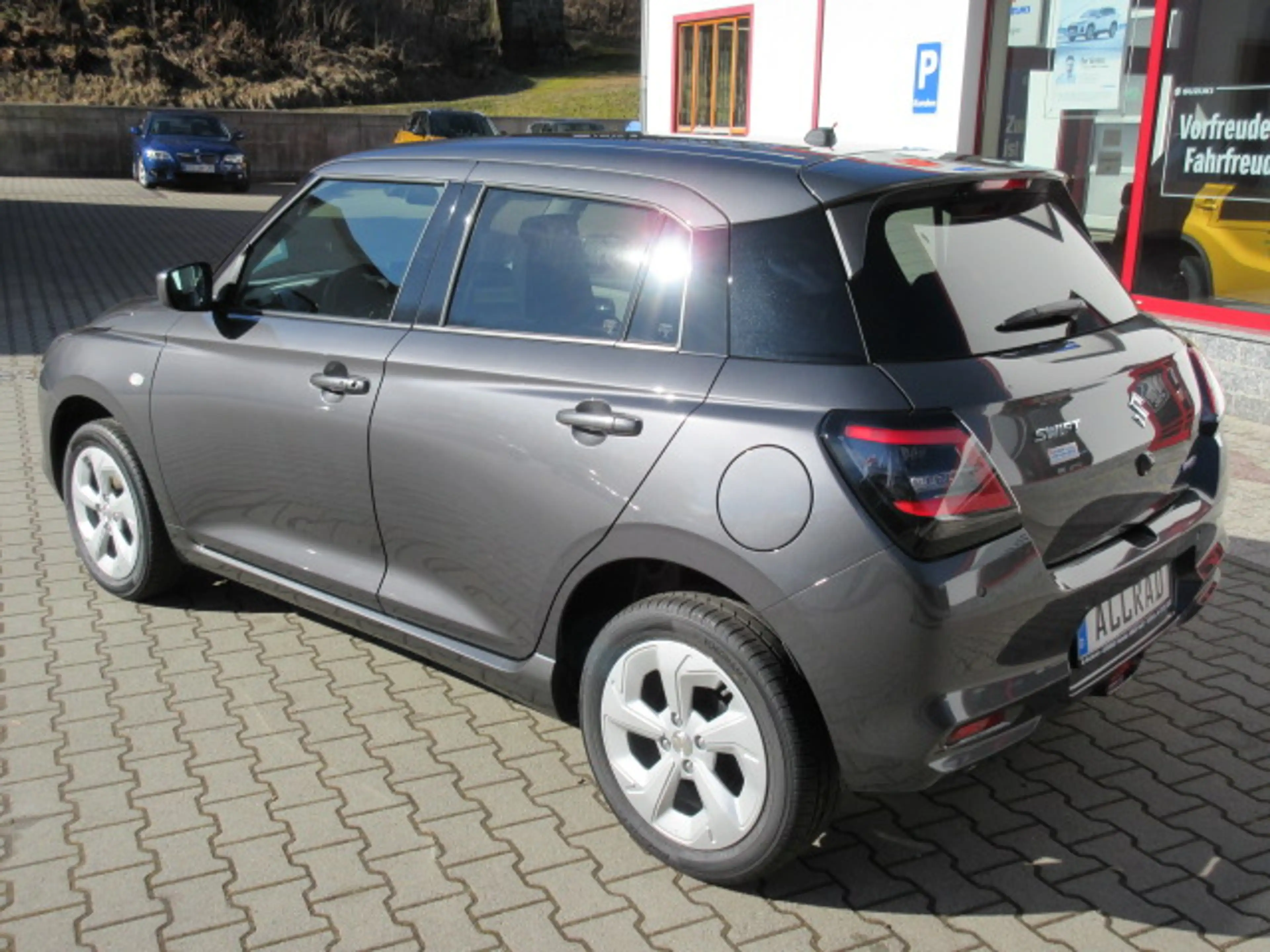 Suzuki Swift 1.2 Hybrid Allgrip MT Comfort inkl. Satz Winterräder — photo 4