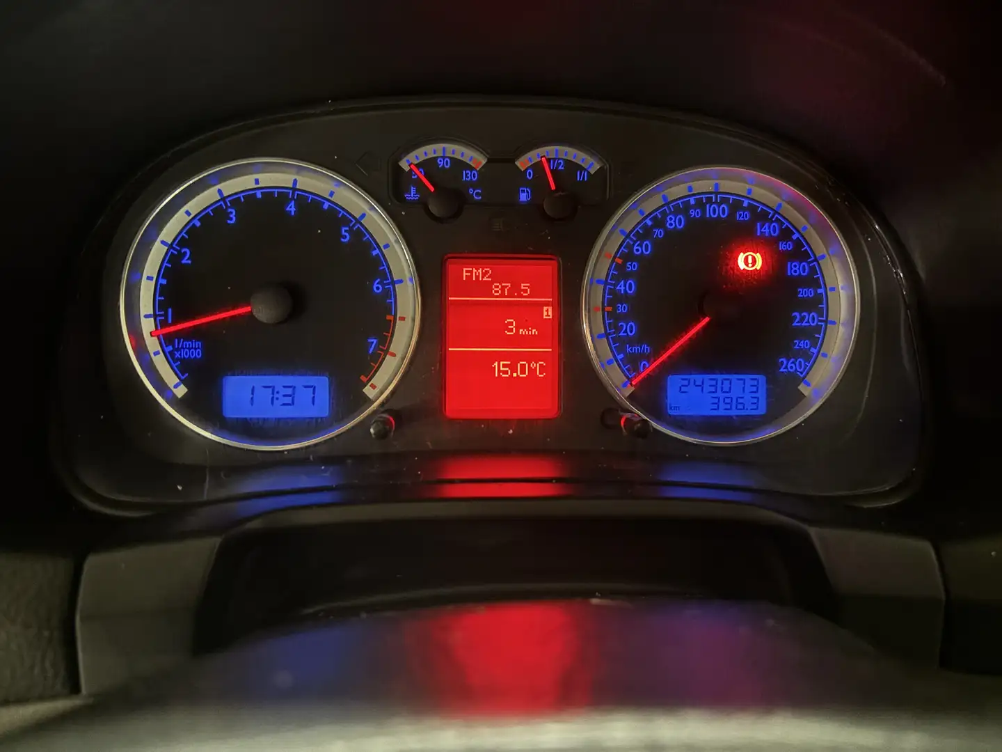 Volkswagen Golf 2.8i V6 4Motion - 1