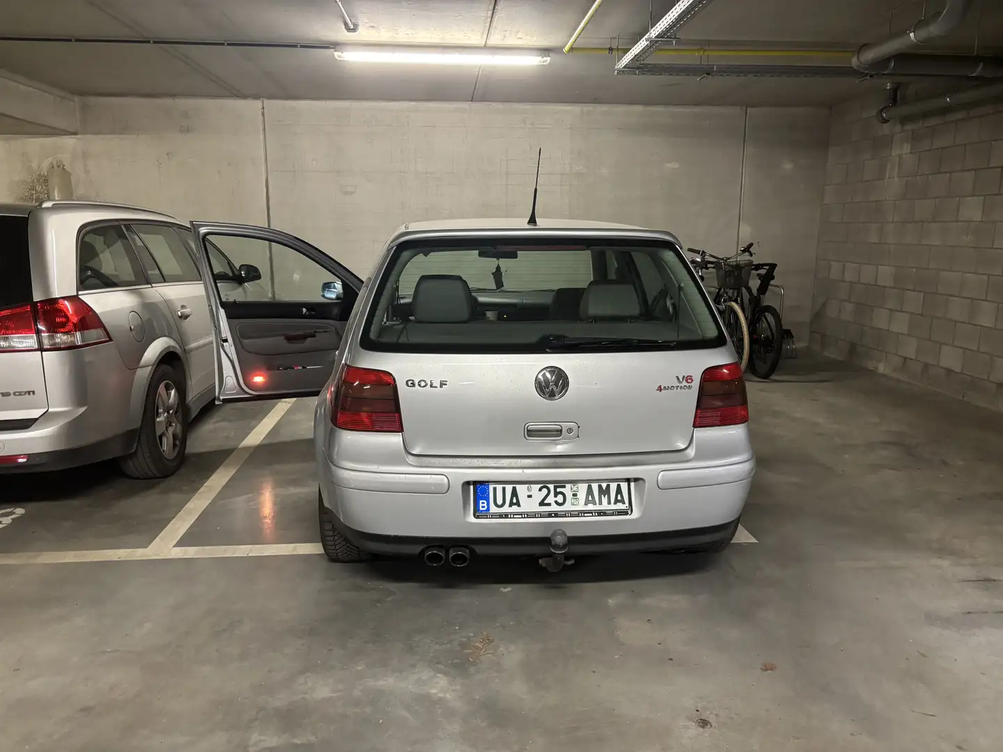 Volkswagen Golf 2.8i V6 4Motion - 2