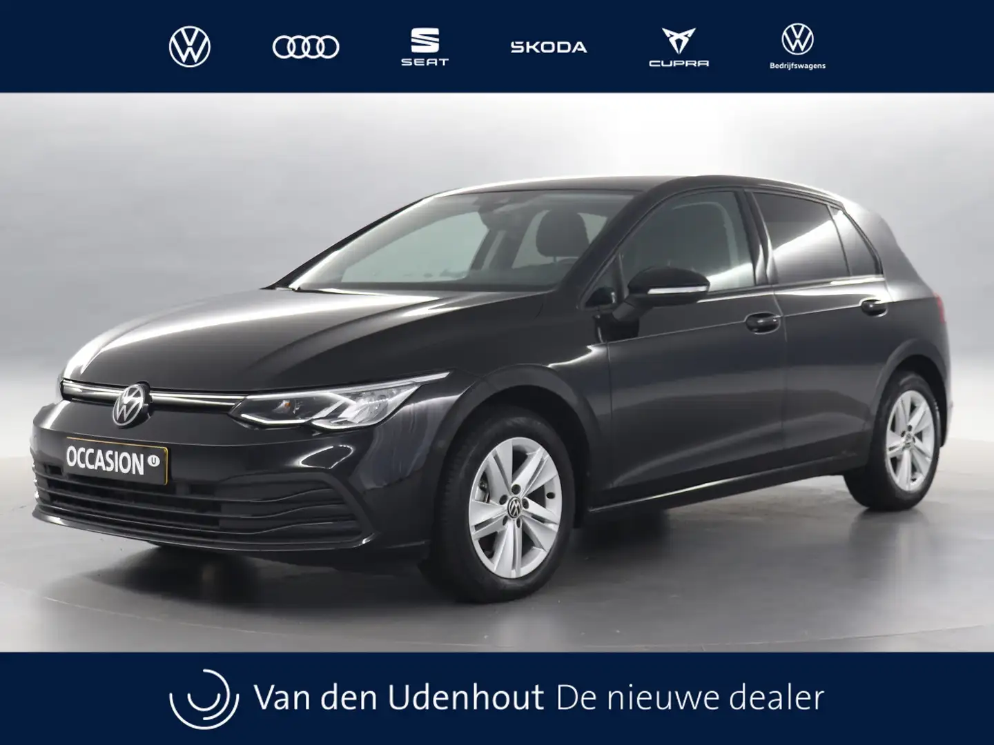 Volkswagen Golf 1.0 eTSI Life 110pk Business / Navigatie / Camera Zwart - 1